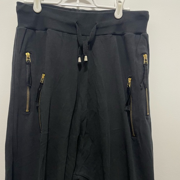 UNCON | ACTIVE
Black Drop Crotch Joggers with Gold Zips
Regular price$308.00 - Picture 2 of 6